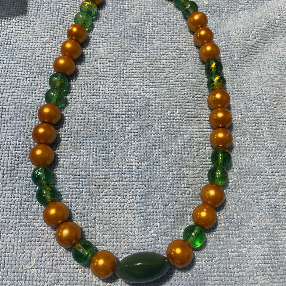 Elegant Green and Gold Beaded Necklace